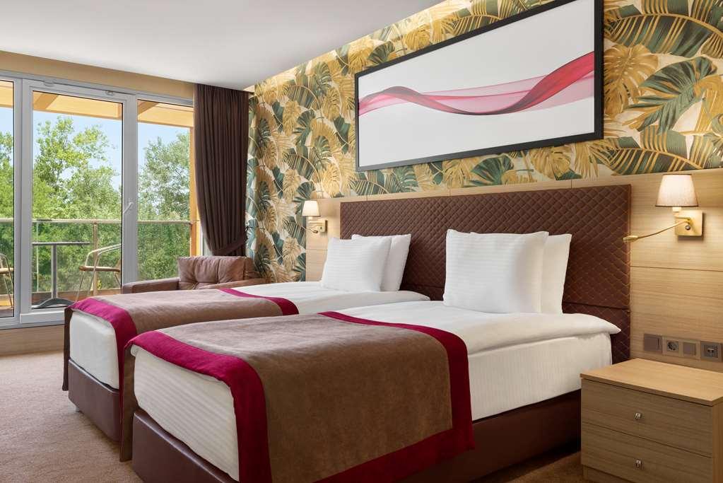 Ramada Sile *